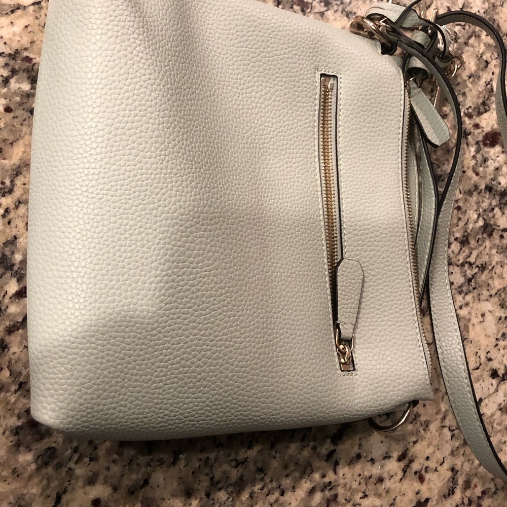 Guess Handbag - Picture 3 of 9